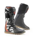 PERFORMANCE_OFFROAD_Impact-Pro-wp-black_still-life_01